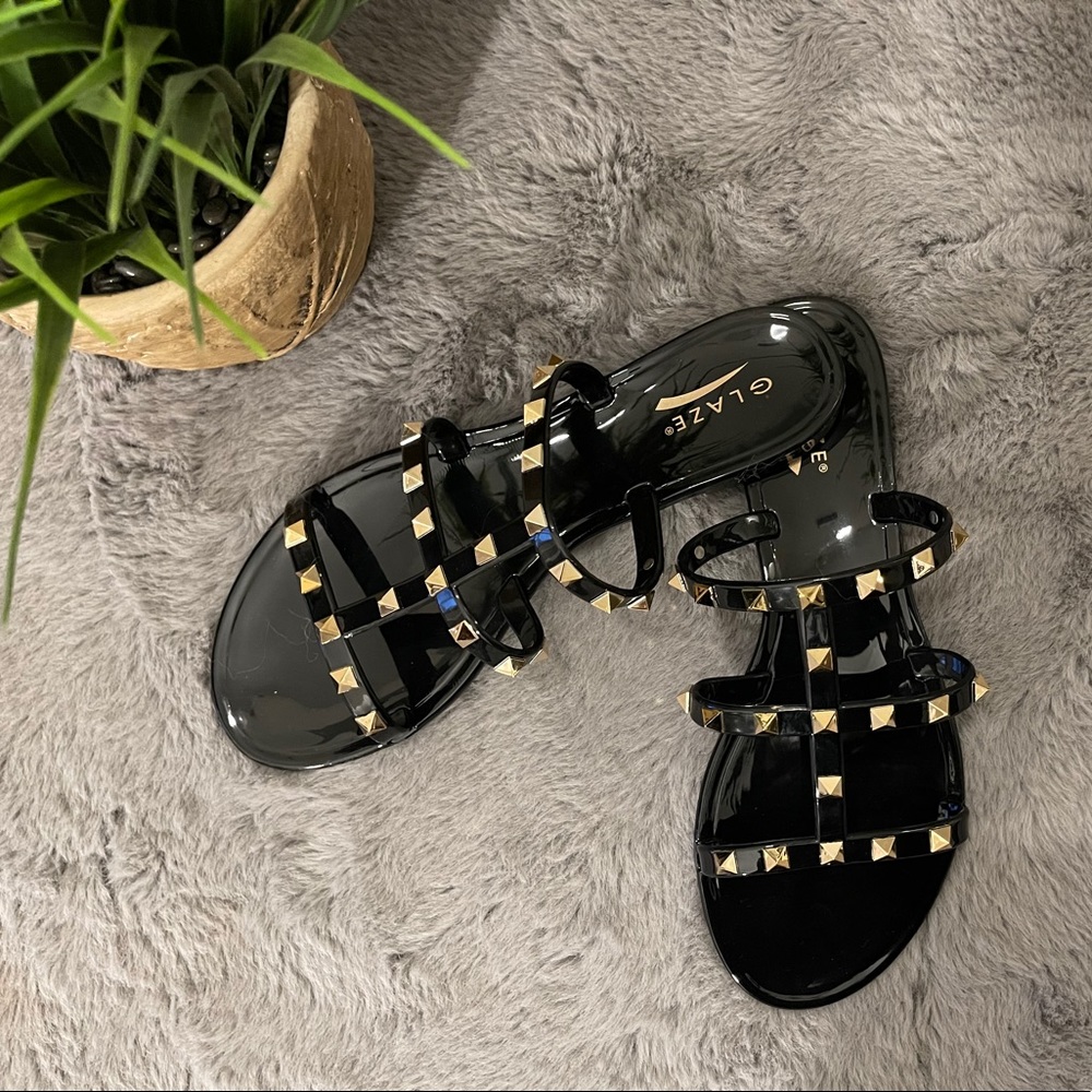 Miss Lola: Black Jelly sandal